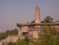 白塔山公园图片