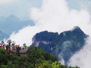 天门山云海