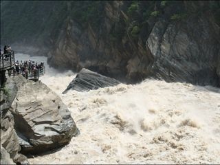 虎跳峡