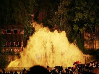 暴雨山洪
