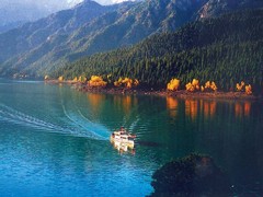 天山天池风景区图片